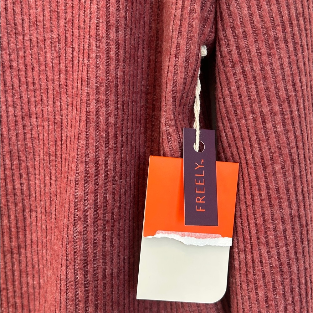 FREELY Ribbed Hoodie - Picture 3 of 9